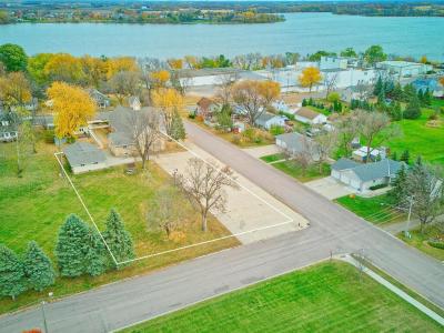 410 1st Street N, Winsted, Minnesota 55395, USA