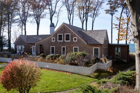 2526 Lakeshore Drive, Fennville, Michigan 49408, USA