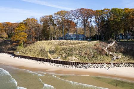 2526 Lakeshore Drive, Fennville, Michigan 49408, USA