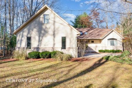 11278 Spencer, Saginaw, Michigan 48609