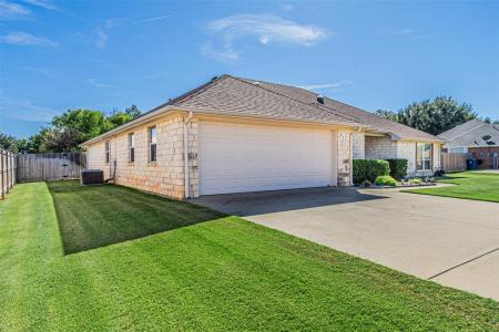 617 Parker Lane, Granbury, Texas 76048