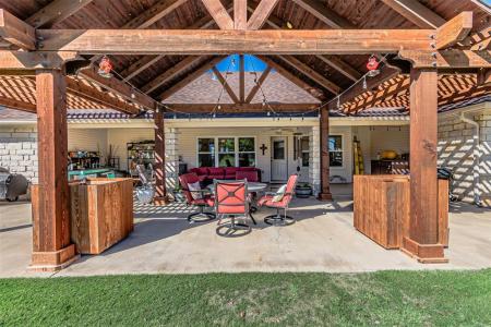 617 Parker Lane, Granbury, Texas 76048