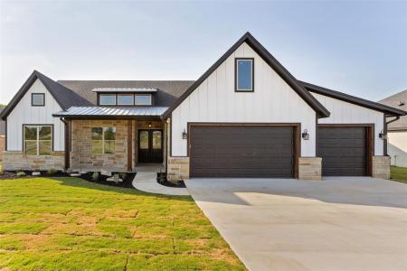 9008 Parkview Circle, Tolar, Texas 76476, USA