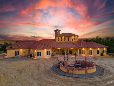 9446 Kern River Avenue, Bakersfield, California 93308