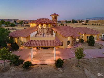 9446 Kern River Avenue, Bakersfield, California 93308