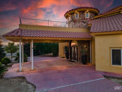 9446 Kern River Avenue, Bakersfield, California 93308