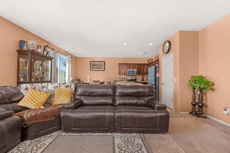 1379 W Ambassador Way, Hanford, California 93230, Stati Uniti