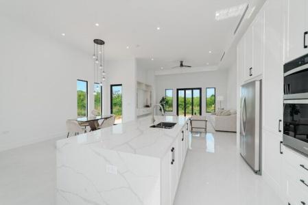 BRAND NEW, MODERN SINGLE FAMILY HOME, Lower Valley, Grand Cayman, Îles Caïmans