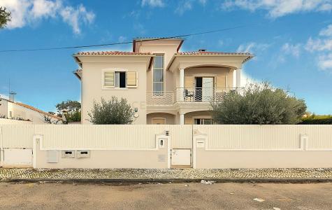 Almada, Setubal 2820-026, Portugal