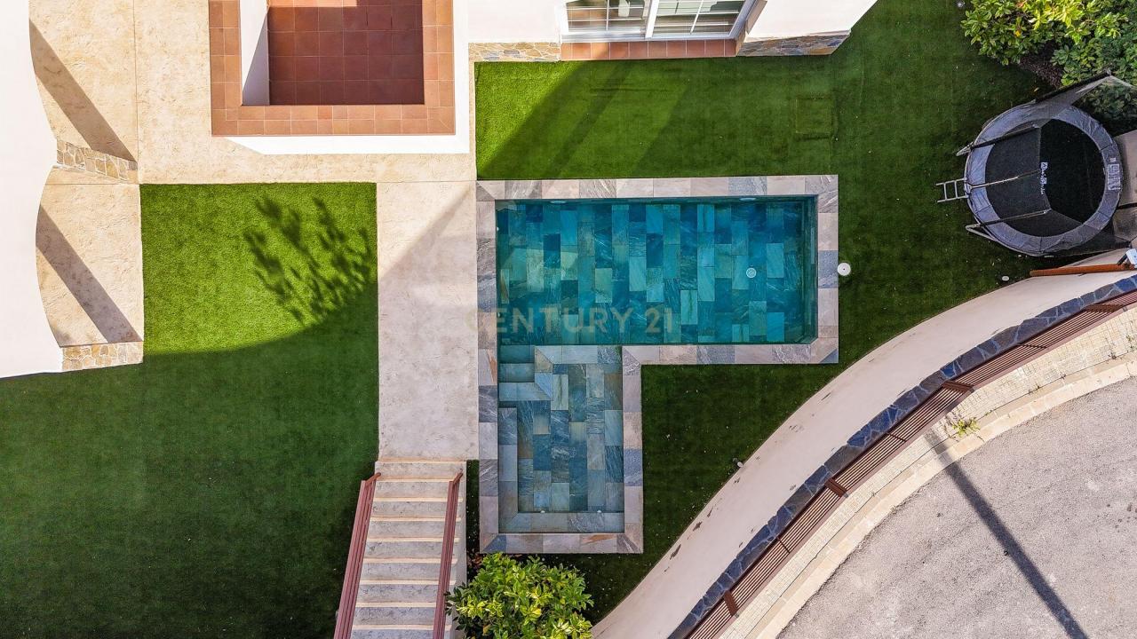 Barcelona, Cataluña/Catalunya 08775, Spain