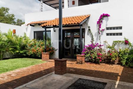 San Marcos 231,, Chapala, Jalisco 45906, Mexico