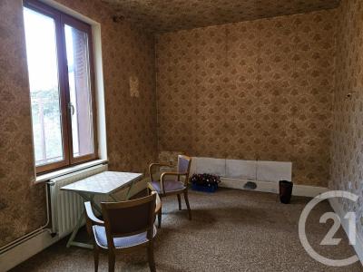 St Pierre Le Moutier, Bourgogne 58240, França