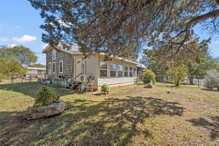 106 Tammi Run Lane, Whitney, Texas 76692