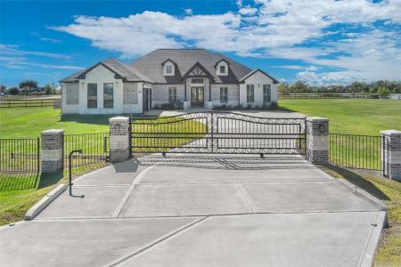 22010 Chenango Lake Drive, Angleton, Texas 77515, USA