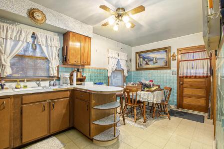 1027 Spruce Street, Hammond, Indiana 46324, USA