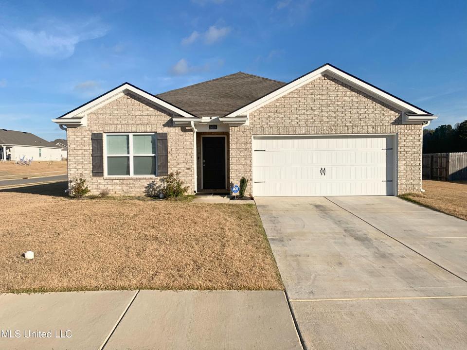 5318 Alpine Drive, Horn Lake, Mississippi 38637