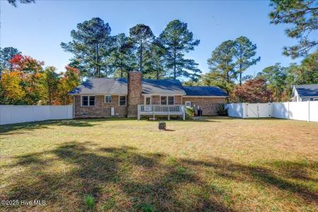 102 Pinewood Drive, New Bern, ノースカロライナ 28562, アメリカ合衆国