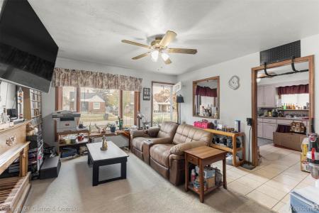 7254 Mayfair Street, Taylor, 密西根州 48180, 美國