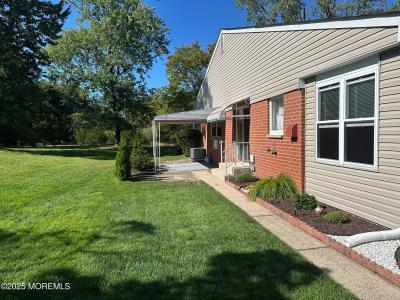 8 A Yorktowne Parkway, Whiting, New Jersey 08759