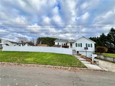 27 Hart Street, Oswego, New York 13126, USA