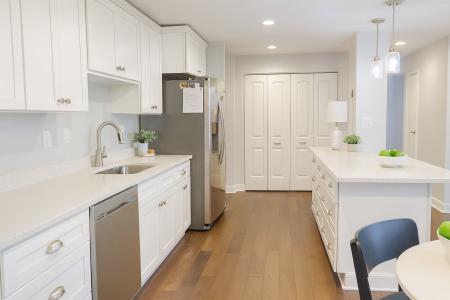 1727 W Crystal Lane , 707B, Mount Prospect, Illinois 60056, USA