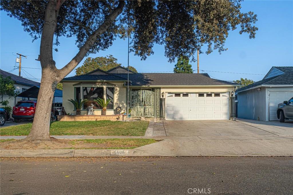 5606 Bellflower, Lakewood, California 90713
