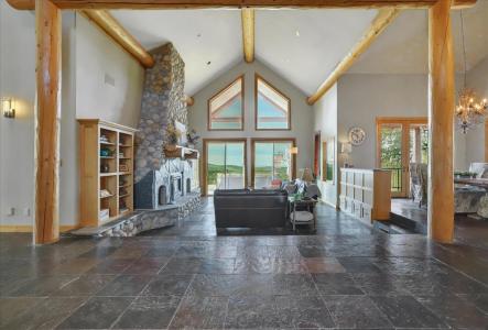 23986 Clayton Road, Grass Valley, كاليفورنيا 95949, الولايات المتحدة