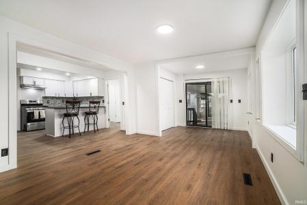 56825 Elmer Avenue, South Bend, אינדיאנה 46619, ארצות הברית של אמריקה 