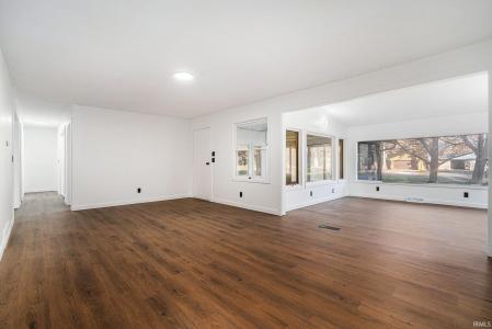 56825 Elmer Avenue, South Bend, אינדיאנה 46619, ארצות הברית של אמריקה 