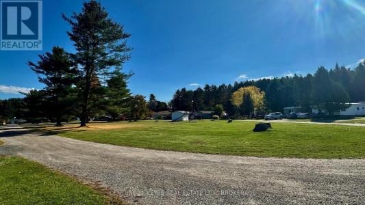 104 ELLISVILLE ROAD, Leeds And The Thousand Islands, אונטריו K0H 2N0, קנדה