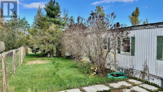 104 ELLISVILLE ROAD, Leeds And The Thousand Islands, אונטריו K0H 2N0, קנדה