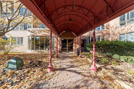 100 SOUTH GRANT CARMEN DRIVE, Ottawa, Ontario K2E 8B8, Canada