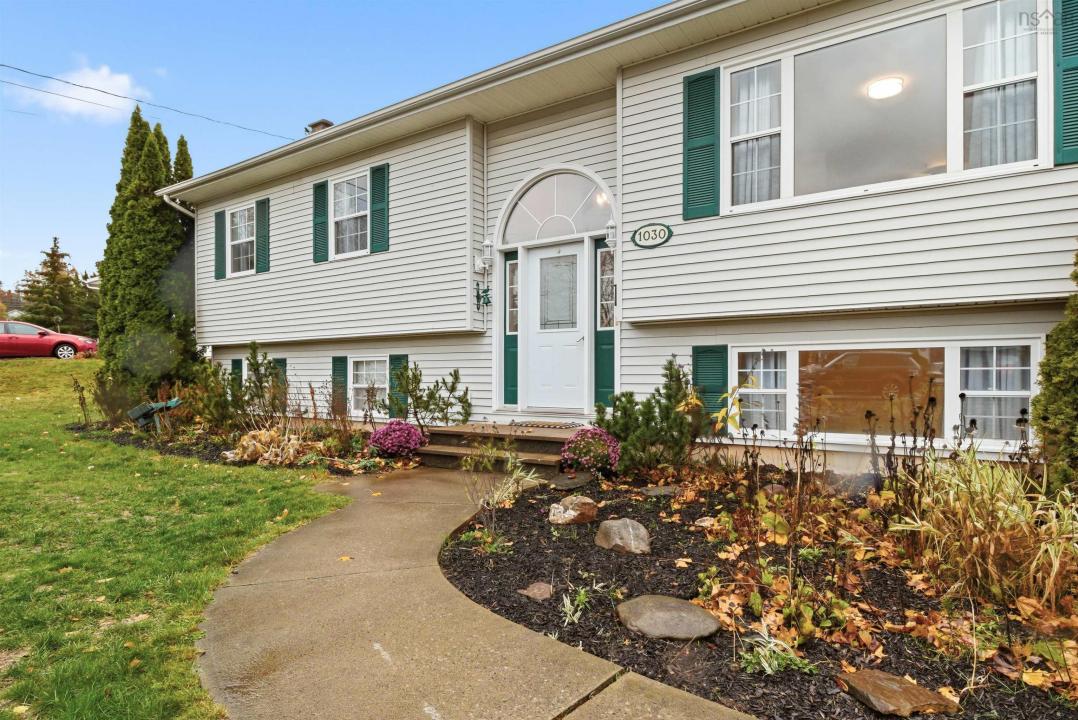 1030 CLUB CRESCENT, New Minas, Nova Scotia B4N 4Z5, Canada