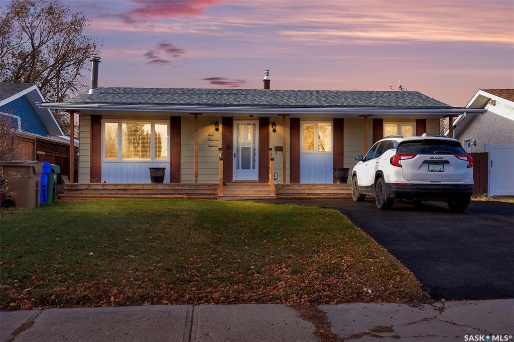 118 MCSHERRY CRESCENT, Regina, Saskatchewan S4T 7B8, CANADÁ