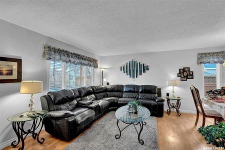 118 MCSHERRY CRESCENT, Regina, Saskatchewan S4T 7B8, CANADÁ