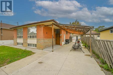 196 TAYSHAM CRESCENT, Toronto (thistletown-beaumonde Heights), אונטריו M9V 1X7, קנדה