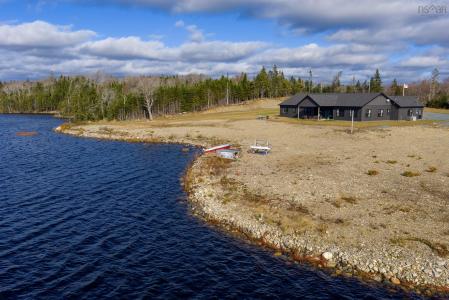 5121 CLAM HARBOUR ROAD, Lake Charlotte, Nouvelle-Écosse B0J 2L0, Canada