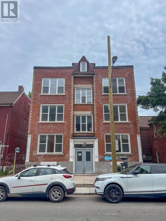 1A LEONARD AVENUE, Toronto (kensington-chinatown), Ontario M5T 2P8, Canada