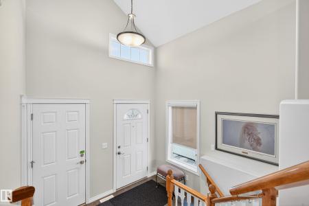 10 NAPOLEON CRESCENT, St. Albert, Alberta T8N 1C6, Canada