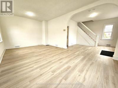 399 THE QUEENSWAY SOUTH, Georgina (keswick South), Ontario L4P 2C6, Kanada