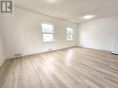 399 THE QUEENSWAY SOUTH, Georgina (keswick South), Ontario L4P 2C6, Kanada