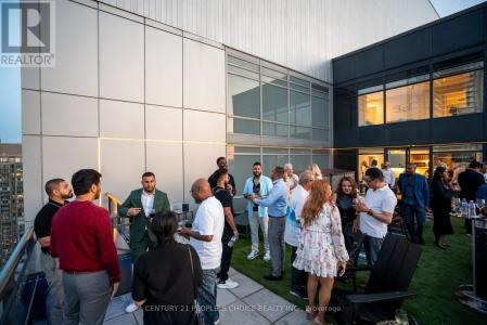 25 TELEGRAM MEWS, Toronto (waterfront Communities), Ontario M5V 3Z1, Kanada