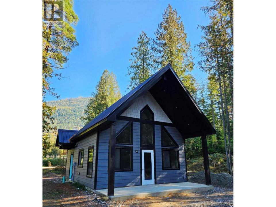 16321 WOOLGAR ROAD, Crawford Bay, كولومبيا البريطانية V0B 1E0, كندا 