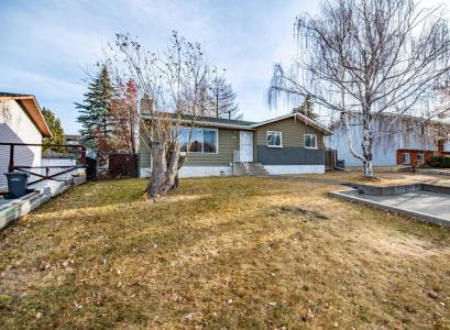 93 WESTVIEW DRIVE, Sylvan Lake, Alberta T4S 1H8, Kanada