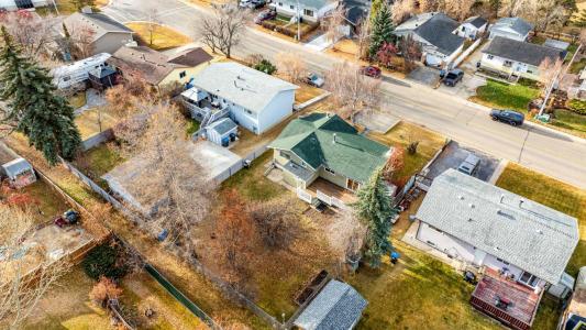 93 WESTVIEW DRIVE, Sylvan Lake, Alberta T4S 1H8, Kanada
