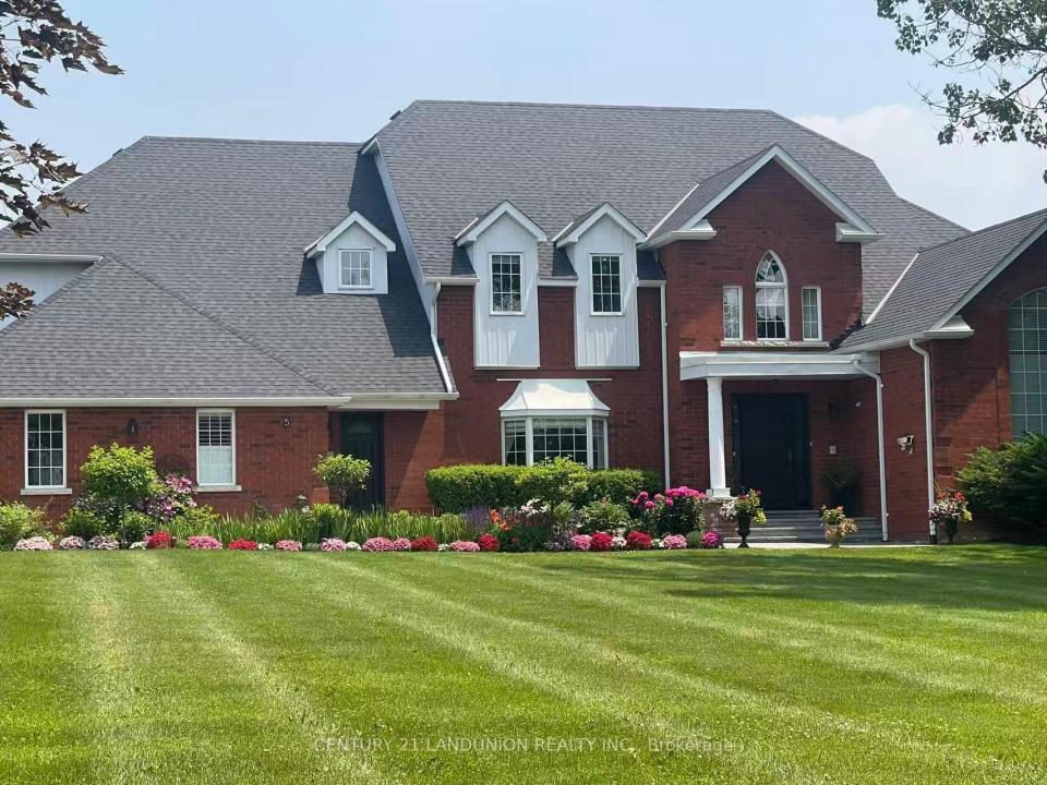 5 DAFOE COURT, Aurora, Ontario L4G 7C8, CANADÁ