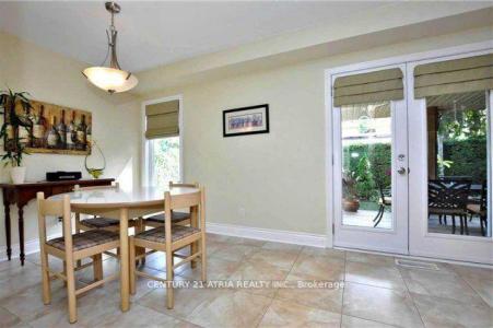 210 CENTRE STREET W, Richmond Hill, Ontario L4C 5K1, Canadá