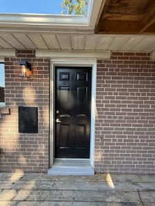 801 KROSNO BOULEVARD, Pickering, Ontario L1W 1G7, Canada