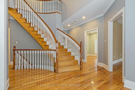 369 COVENTRY HILL TRAIL, Newmarket, Ontario L3X 2A1, Canada