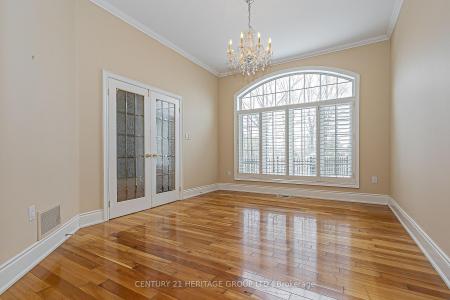 369 COVENTRY HILL TRAIL, Newmarket, Ontario L3X 2A1, Canada